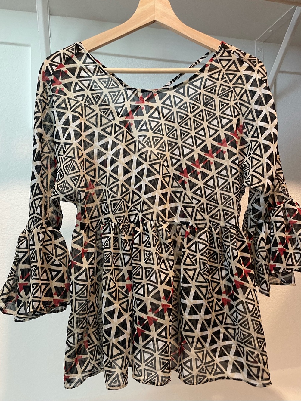 BCBGeneration Geometric Aztec Print Bell Sleeve Blouse Size XS